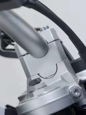 SW-Motech Lenkererhöhung H=30 mm. Silbern. BMW F 850 GS/Adv, F 900 GS. Top-Angebot
